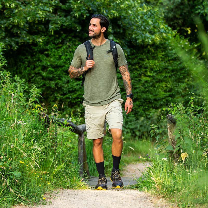 Adventure Cargo Stretch Shorts Men
