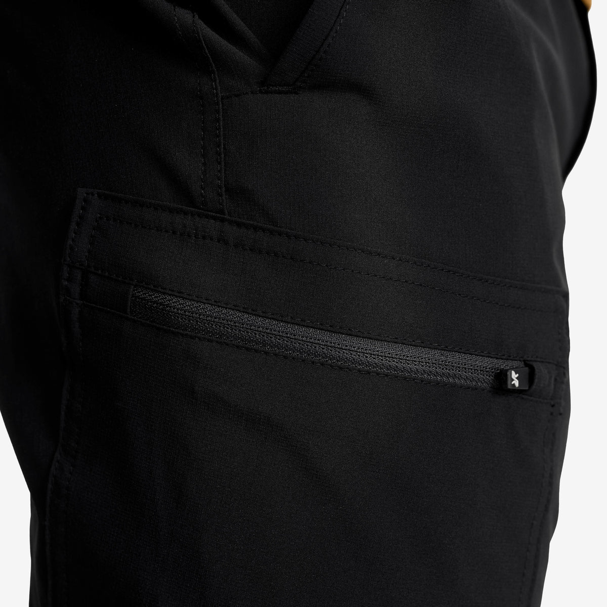 Verge Stretch Cargo Trousers Men